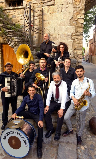 Photo 1 de Haïdouti Orkestar et Nabila Dali : Tchekchouka Party
