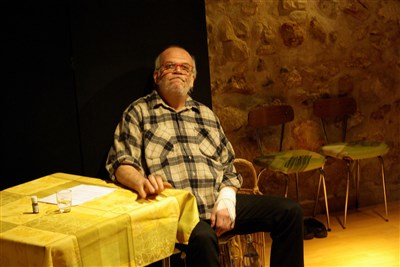 Photo 4 de L'étudiante et Monsieur Henri