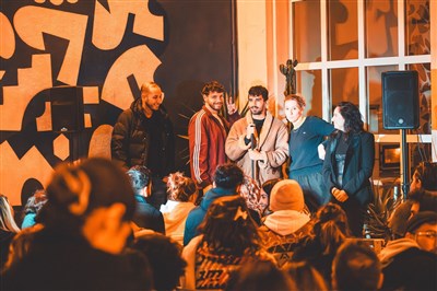 Artistes sur scène - Sunny Comedy Club