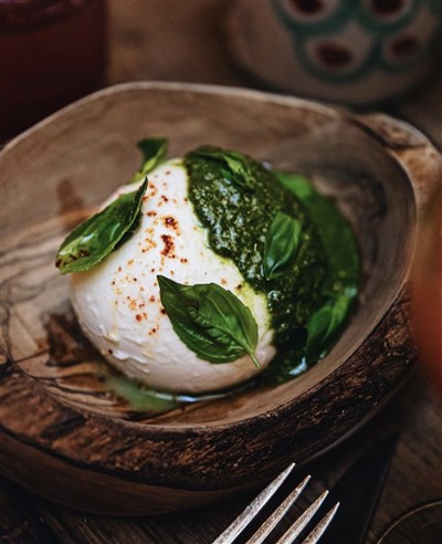 Tapas de partage ( burrata / pesto de pistache ) 