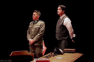 Photo 2 de Deux mains, la liberté