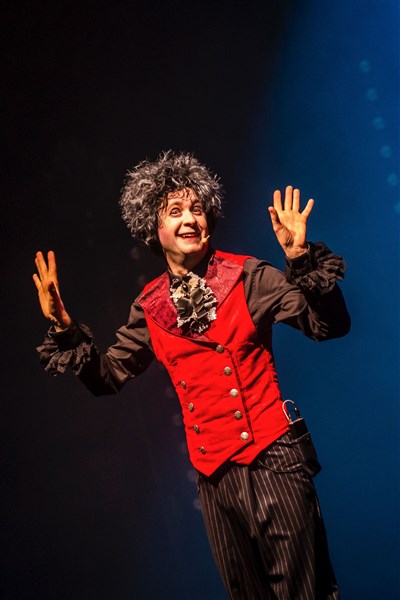 Edward Burton (grande illusion) 1er prix Maitre de la magie de Coudekerque
