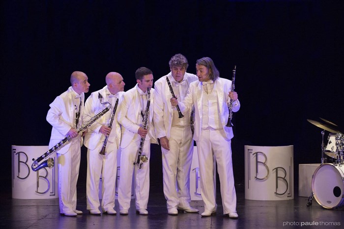 Photo de Les Bons Becs dans Big Bang