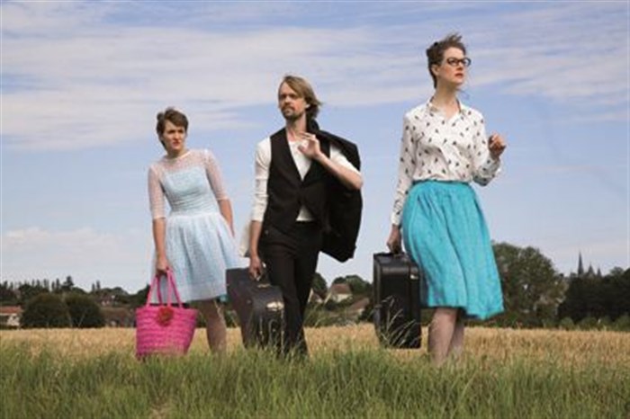 Photo de Blond and Blond and Blond | Hømåj à la chonson française