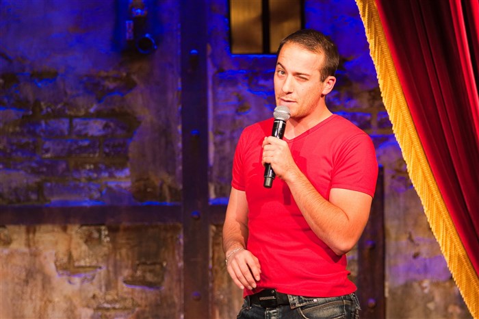 Photo de Tony Atlaoui dans One Man Dog | la dernière