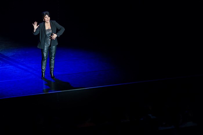 Photo de Liane Foly dans La folle repart en thèse