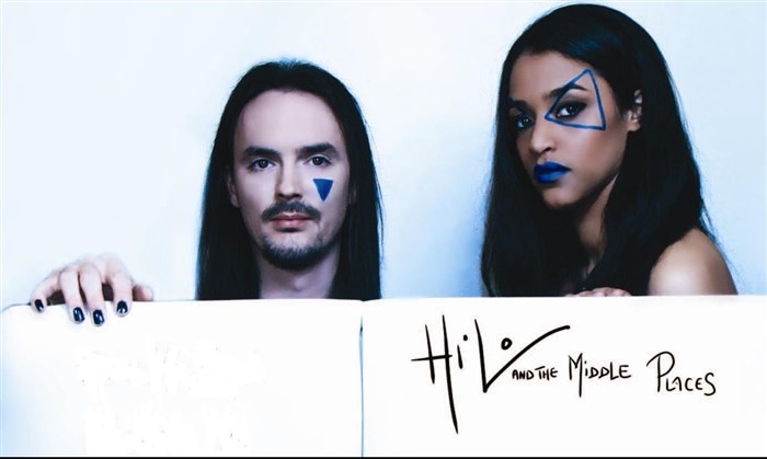 Photo de HiLo and the Middle Places - Dancers in Red - Klink Clock - The Void