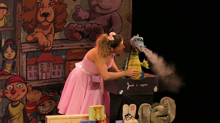 Photo de Ambre et les jouets magiques