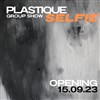 Vernissage Plastique Selfie - Yellow Cube Gallery 
