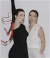 Tatiana Nova et Julia Perminova - Le Baiser Salé