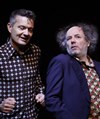Entre et assieds-toi - Au Chapeau Rouge