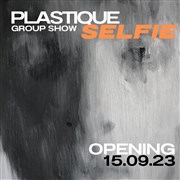 Vernissage Plastique Selfie Yellow Cube Gallery Affiche