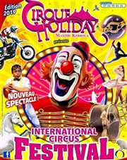 Cirque Holiday dans Le Festival International du Cirque | - Niort Chapiteau du Cirque Holiday Affiche