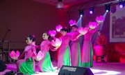 Danses populaires du Vietnam : Les couleurs du Vietnam Centre Mandapa Affiche