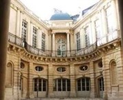 Visite guidée : l'hôtel de Beauvais | par CulturMoov Cour de l'Htel de Beauvais Affiche