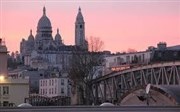 Quand Montmartre s'éveille par Voyageur à Paris. Mtro Abbesses Affiche