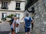 Visite guidée : Visite insolite de Montmartre en français par Robert, un américain à Paris | par Robert Michon Butte Montmartre Affiche