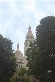 Courte balade historique dans Montmartre et visite intérieure du Sacré-Coeur La Cachette de Paris Affiche