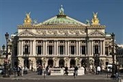 Visite guidée : L'Opéra Garnier : "un temple des sens" | par Lora Opra Garnier Affiche