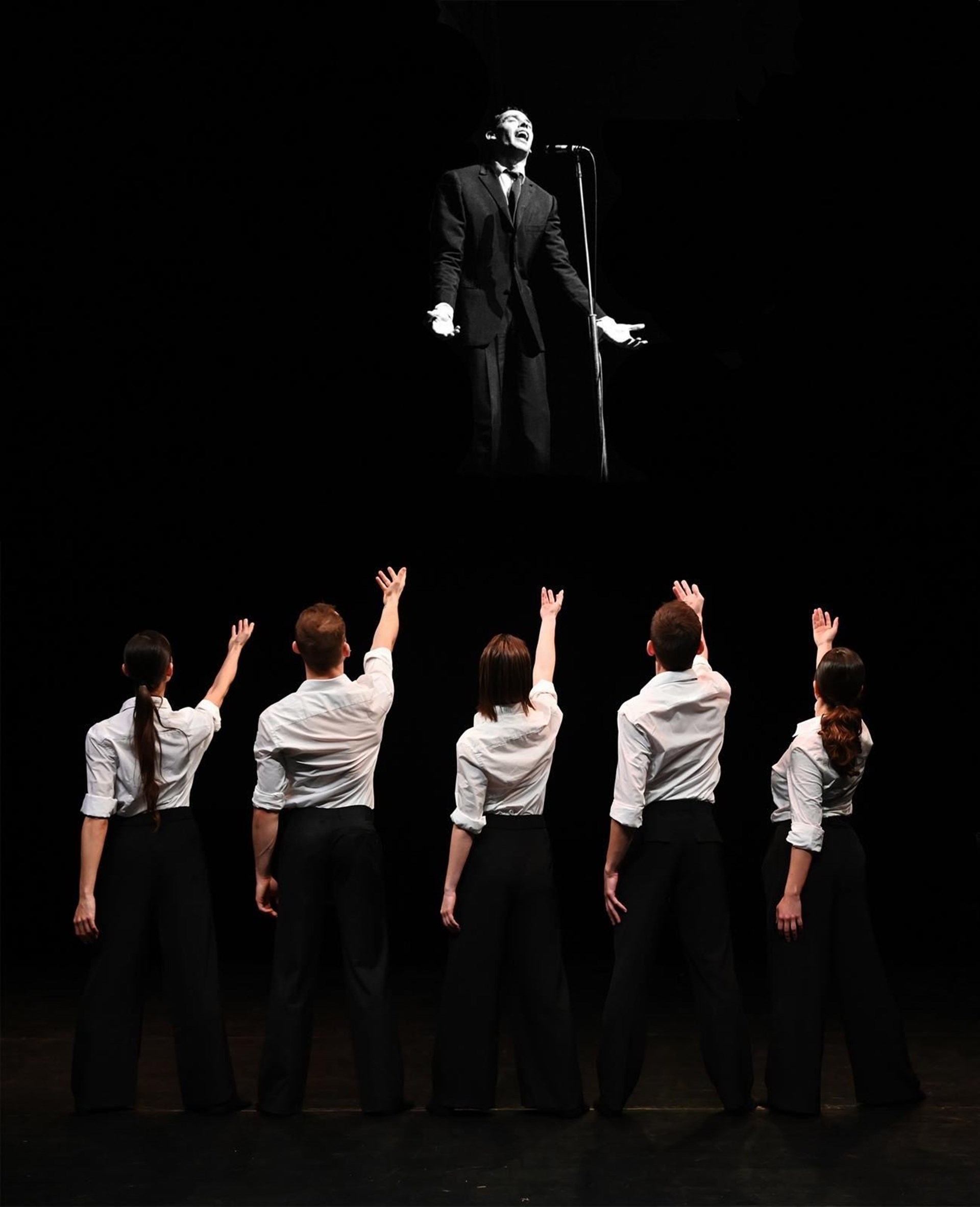Debout : Hommage chorégraphié à Jacques Brel