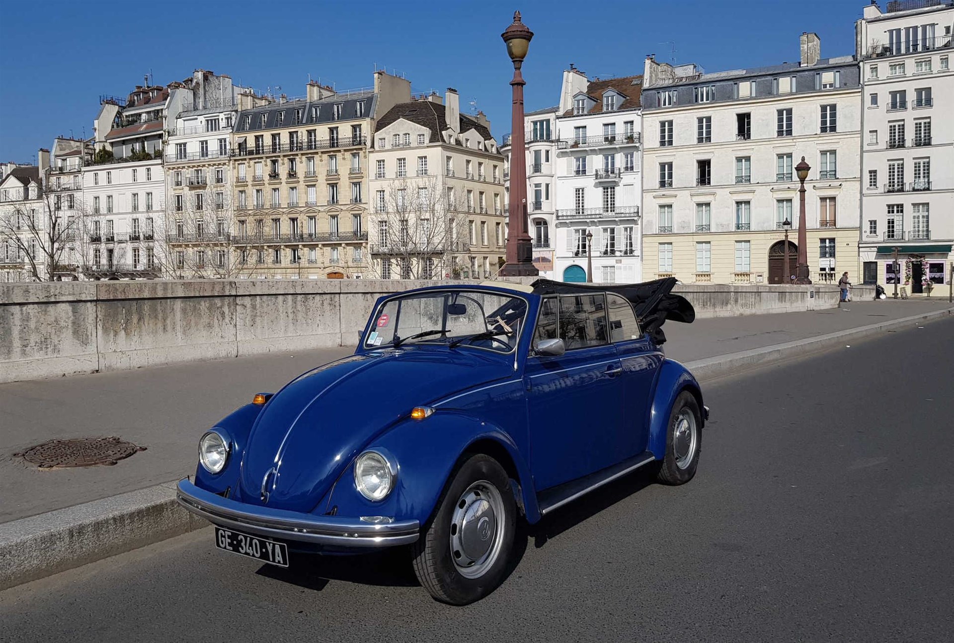 Visite guidée : Balade guidée dans Paris en Coccinelle décapotable