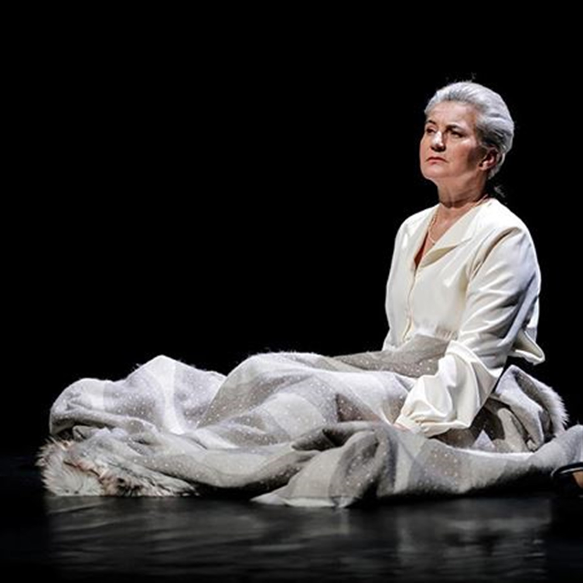Simone en aparté   Dans le cadre de la soirée de l'Egalité des Droits