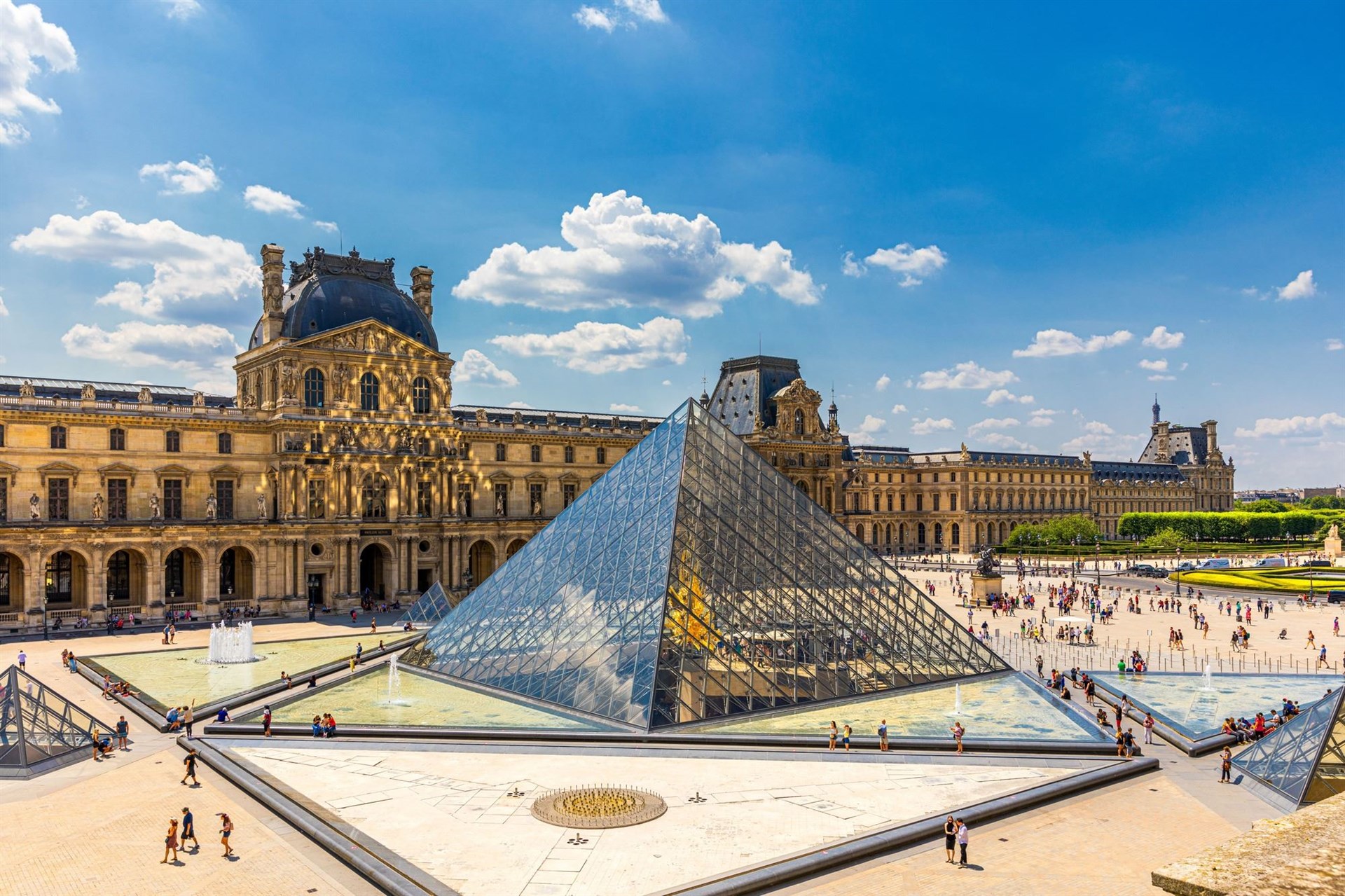 Visite guidée : Les secrets des façades du Louvre