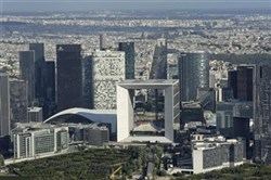 Affiche de Visite guidée de la Grande Arche et du quartier de la Défense | Par Aime Paris