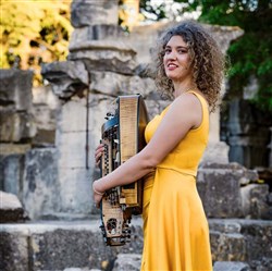 Affiche de Traces (piadas) : suite occitane concert d'Eléonore Fourniau