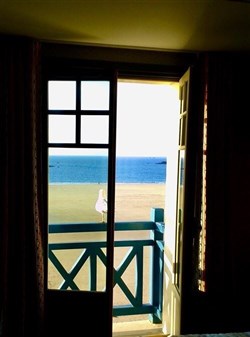 Affiche de Tout arrive, au bord de la mer