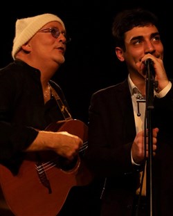 Affiche de Écoute-moi : spectacle musical avec Achille V et Hervé Delaiti au Bouffon Théâtre