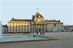 Affiche de Visite guidée : De l'Ecole militaire à la Chapelle de la Médaille miraculeuse et au Bon-Marché