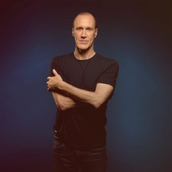 Affiche de David Linx : Real Men Cry - Timeline au présent