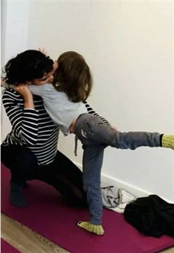 Affiche de Ateliers duo parent / enfant Danse-Yoga 6-10 ans