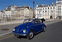 Affiche de Visite guidée : Balade guidée dans Paris en Coccinelle décapotable