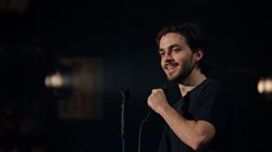 Affiche de Panayotis Pascot dans Entre les deux