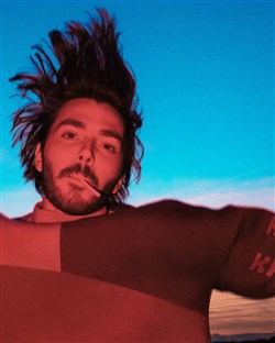 Affiche de Panayotis Pascot dans Entre les deux