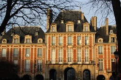 Affiche de Visite guidée : Découverte insolite du Marais - L'affaire des poisons | par Magalie Desurmont