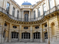 Affiche de Visite guidée : Le Marais des aristocrates et de la révolution | par Danielle Malka