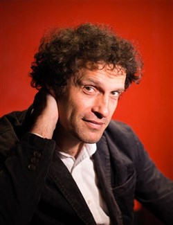 Affiche de Yves Cusset dans Réussir sa vie du premier coup