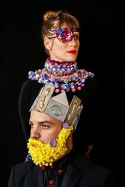 Affiche de Sages comme des sauvages + Bonbon Vodou