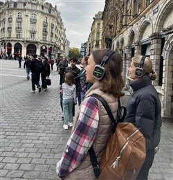 Affiche de Promenade immersive et contemplative à Lille : Un Moment Entre Deux... | par CityWhispers