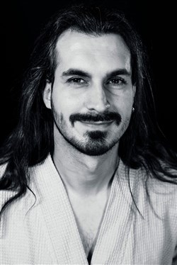 Affiche de Bruno Dogan dans Résurrection