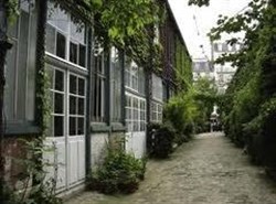 Affiche de Visite guidée : Ateliers d'artistes et jardins secrets de Montparnasse | Par Pierre-Yves Jaslet