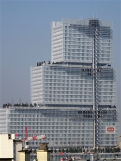 Affiche de Le nouveau Palais de Justice, et le quartier de Clichy-Batignolles | par Pierre-Yves Jaslet