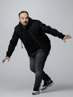 Affiche de Alban Ivanov dans Vedette