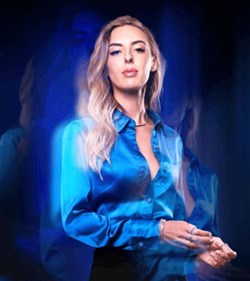 Affiche de Meryem Benoua dans Reflet