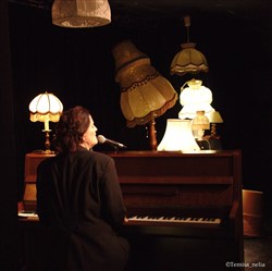Affiche de Caroline Harvey