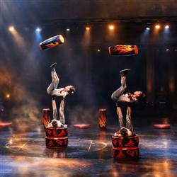 Affiche de Les Étoiles du cirque de Pékin dans Odyssée
