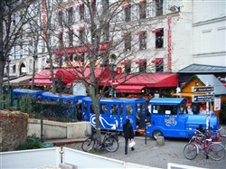 Affiche de Visite guidée : Circuit Elégant Quartier de l'Opéra | par Another Paris le petit train bleu